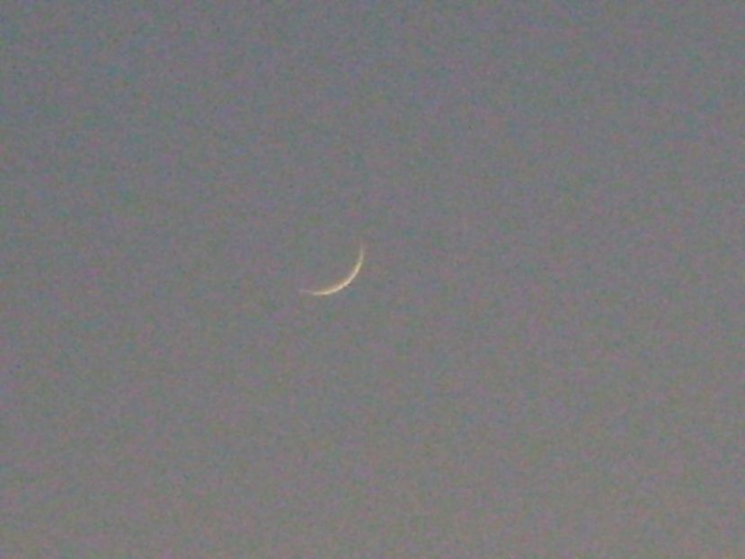 Luna noua in Taur - Luna - Soarele si norii - 2