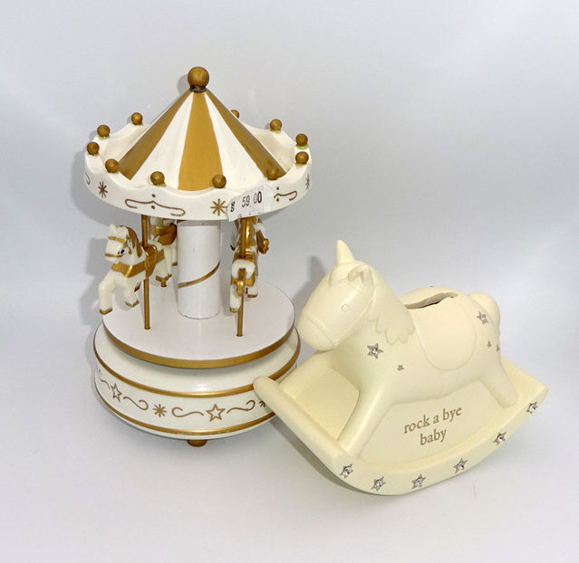 carusel-pusculita-muzical-cutiute-mot-dintisor (5) - Cadouri de botez pentru bebelusi