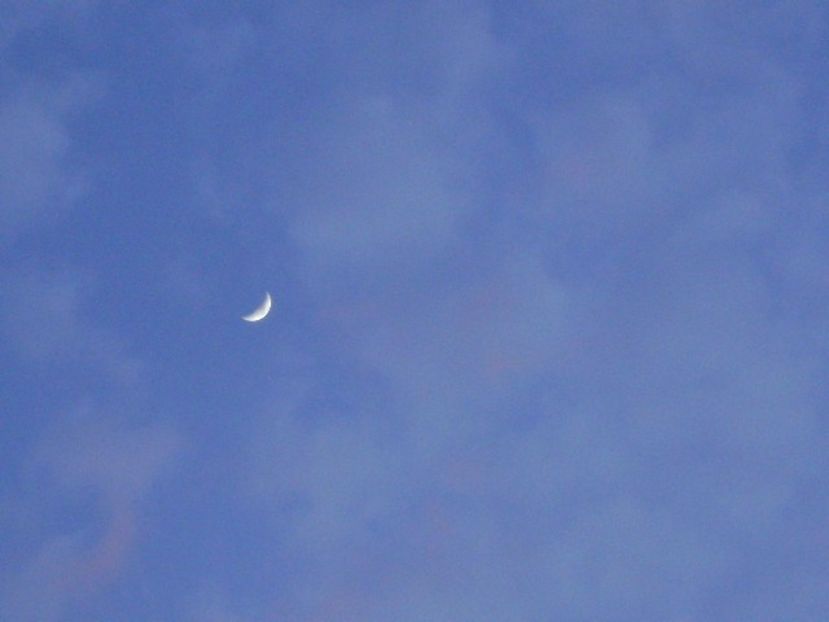 Luna in crestere in Rac - Luna - Soarele si norii - 2