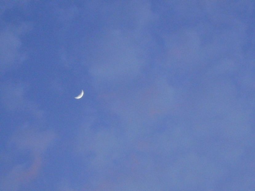 Luna in crestere in Rac - Luna - Soarele si norii - 2