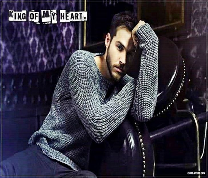 §´¨ɴ̲̃ᴏ̲̃ᴛ̲̃ʜ̲̃ɪ̲̃ɴ̲̃ɢ̲̃ ･ƨǝɿɒqmoɔ.; Se ascunsese după o statuie cât să nu-l vadă și-l bufnește râ- - The Eclogues! S2ecundus liber