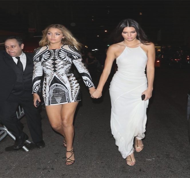 — Preluarea acţiunii penetrante îi provoacă aproape instantaneu eliberarea unui geamăt, - 13 You make everything feel fine