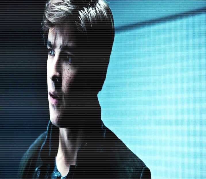 ━ ❞Măcar unul dintre noi să fie gentleman.❞ Râde, bucurându-se de sărutul pe care micuța - thats how our story continues ep2