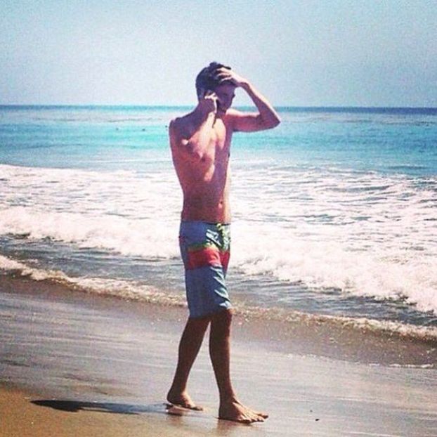 - *o sărută și o sprijină de pom* - Episodul 1