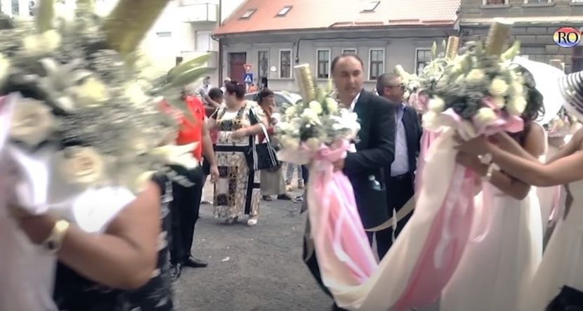 *intra toti ti;ganii in curte* - episodul 79