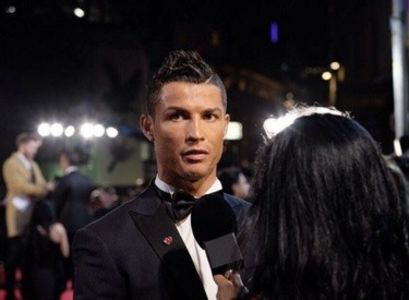 *o vede pe Maria la masa cu Ianis* Asta cine mai e? - episodul 79