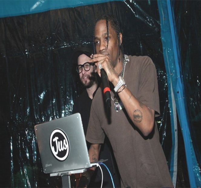 — Mişcare cerculeţe. Din nou, atunci când sărutul se sfârşeşte, o priveşte preţ de câteva - 14 It made you unwind and undo