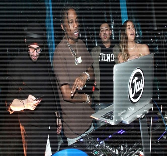 — De curând, începe să presară iarba pe una dintre foiţe, preluând compoziţia potrivită, - 14 It made you unwind and undo