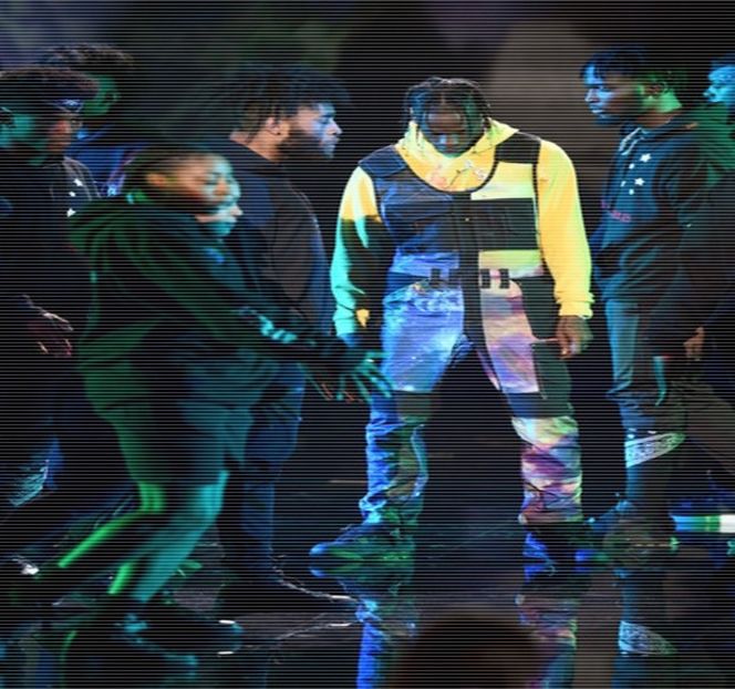 — Laterală înainte de a se produce contactul vizual. Sărutul iniţial de către aceasta nu îi - 14 It made you unwind and undo