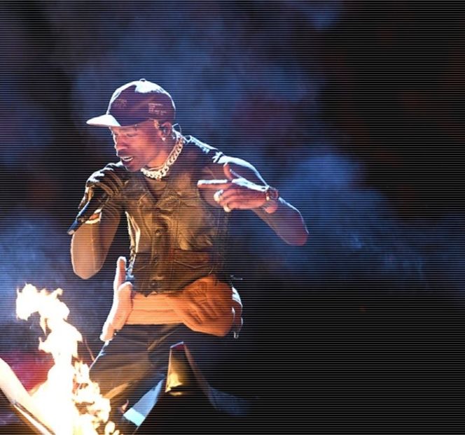 — Eventuală penetrare, ceea ce i-o stopează devine replica: „Ride my fingers, shawty.” - 14 It made you unwind and undo