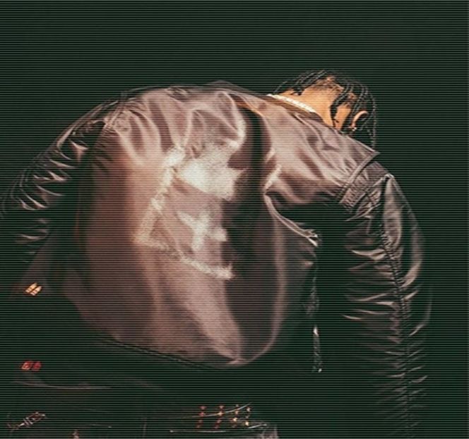 — Din cauza stării dobândite, capul şi-l apropie de aceasta până ce buzele îi revin lipite peste - 14 It made you unwind and undo