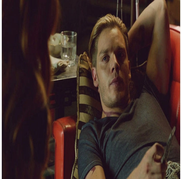 ̷♡̷ ⍮αιηяσʇιƖαɔ⑇eyes٦̷ „Eu ți-am zis că a băut până a crăpat, sugativa asta.” Râde referindu-se - S01E02 x Postcards from the Edge