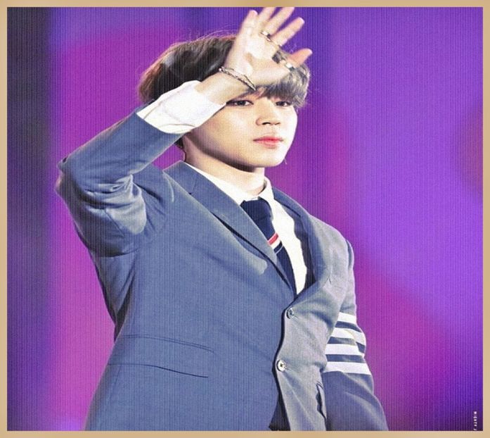 Day 14 (11-05-2020) - waving - 01 - Park Jimin