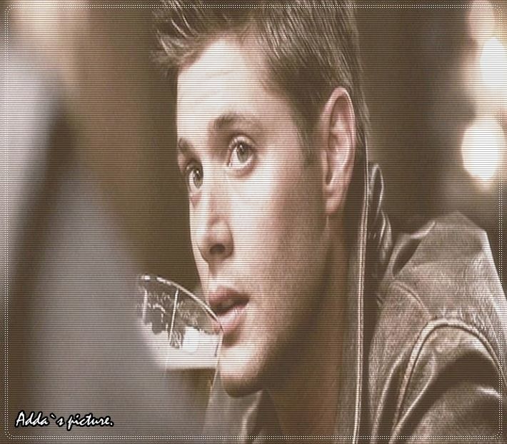 ᵉᵐ》#Se așează la masă și vede sticla aproape goală și face ochii mari, gândindu-se cât - S01E02 x Postcards from the Edge