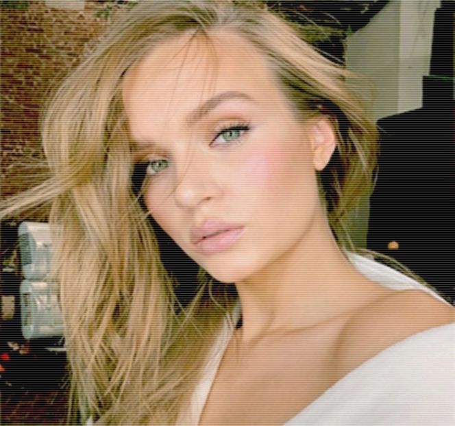 — Întoarcere a corpului, de-ndată ce genunchiul îi coboară de pe speteza fotoliului, privirea - 14 It made you unwind and undo