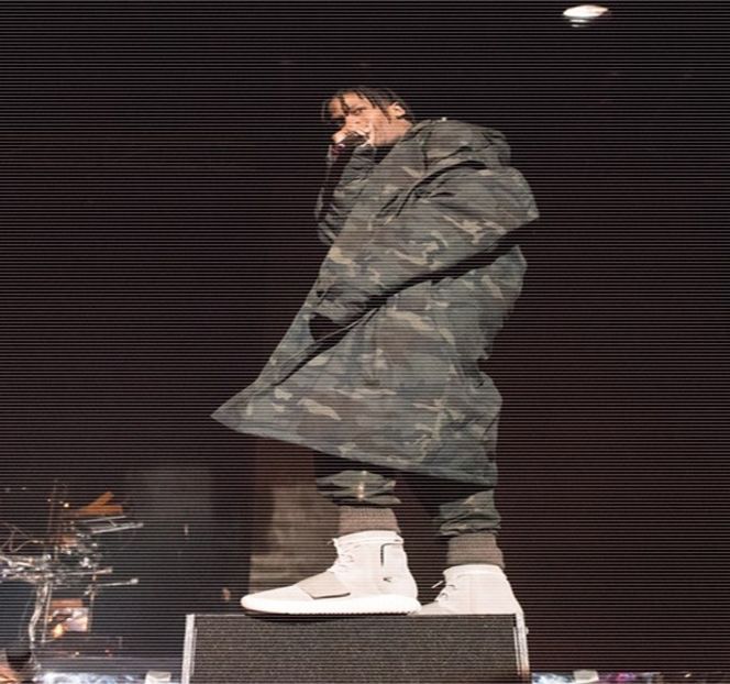 — Şi de alta a capului ei, palmele rămânându-i aproape deschise, ţinând cont şi de faptul că - 14 It made you unwind and undo