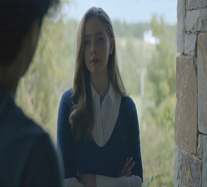 ― "La cum o să te îmbeți azi, uiți de mn fraiere..." bombăne ea către fratisu. Își duce mâinile - xE07xS01 haters gonna h a t e