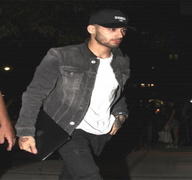 — Dat fiind faptul că încă de când îşi enunţase intenţiile, o linişte se aşternuse peste ambele - 14 It made you unwind and undo