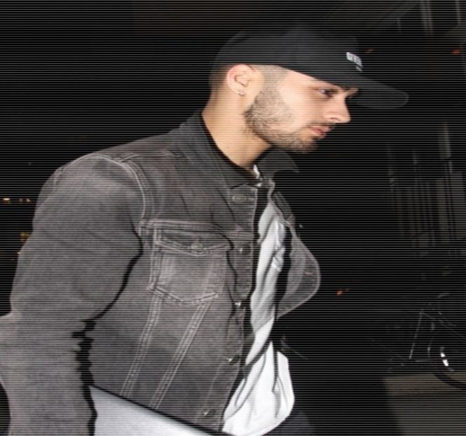 — De pe canapea, privirea îi rămâne din nou aruncată-n gol, câteva momente având să-i - 14 It made you unwind and undo