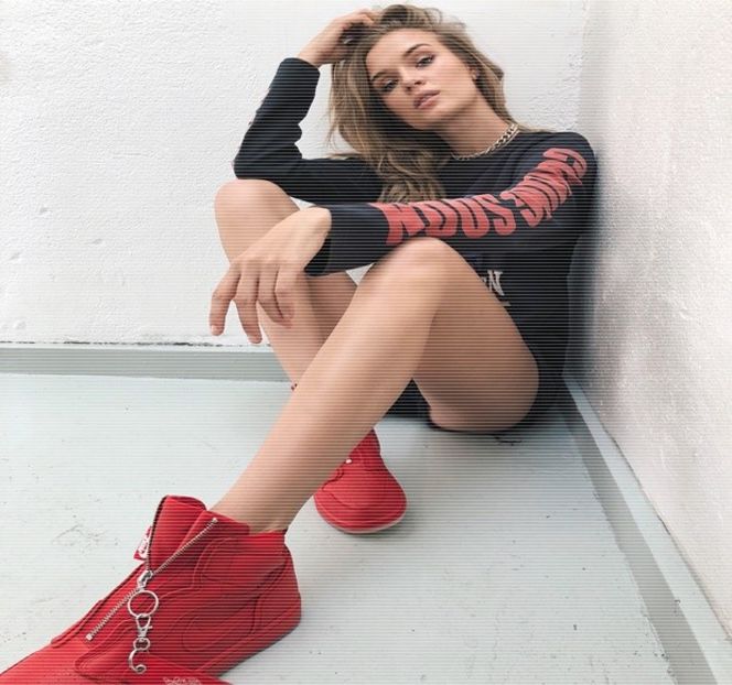 — Jumătate de oră. Mai târziu, imediat ce constată semnificaţia ideii rostite de către compania - 14 It made you unwind and undo