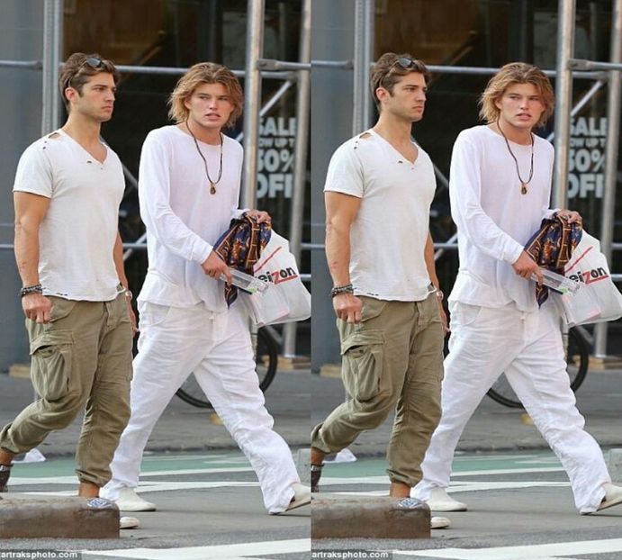 ― Câteodată și-ar fi dorit și el să fie un bărbat normal și să-și petreacă mai mult timp cu - xE07xS01 haters gonna h a t e