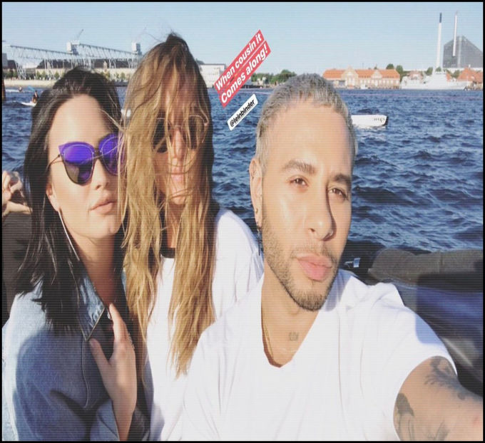 ― reușind să-nnec o felie de limetă într-una dintre băuturile pe care trebuia să le ofer clienților, - xE07xS01 haters gonna h a t e