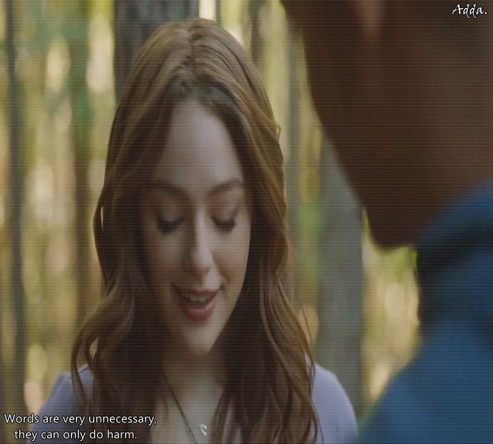 》#După câteva zile în care Emily se tot deghizase în Alex pentru a se plimba prin oraș și - S01E02 x Postcards from the Edge