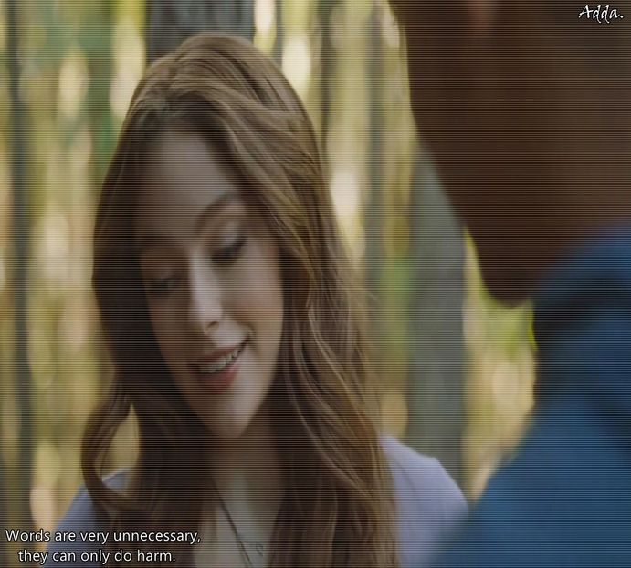 》masă foarte multe vrăjitoare. Se plimba de colo-colo, gândindu-se unde s-ar putea afla - S01E02 x Postcards from the Edge