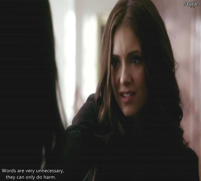 》#Venele roșii de sub ochi îi dispar treptat, la fel și colții când vede cine era de fapt și o - S01E02 x Postcards from the Edge