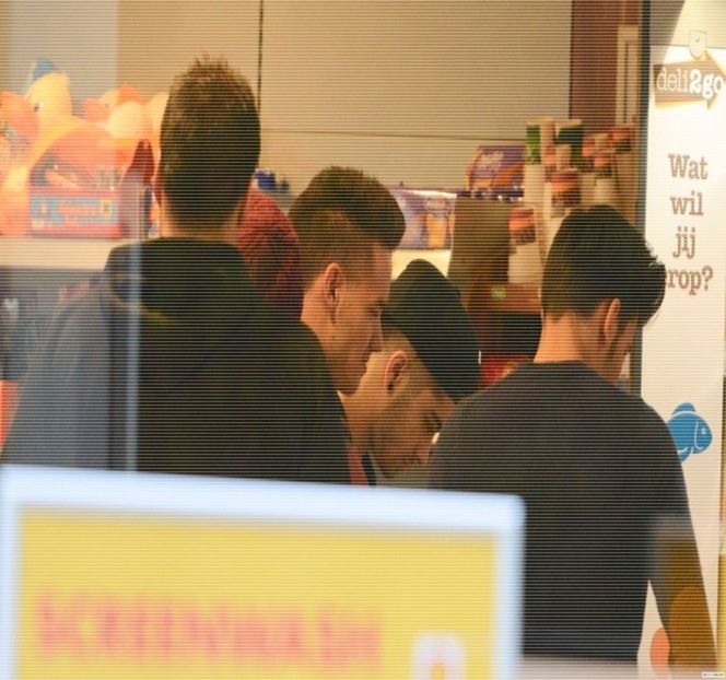 — Reacţia deţinută de către şatenă parcă îi impune tăcerea, căci chiar şi în clipa în care - 14 It made you unwind and undo