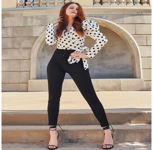 ̷♡̷ ⍮αιηяσʇιƖαɔ⑇eyes٦̷ ea cu Mike. Era la o distanță destul de considerabilă de mal stând pe - S01E02 x Postcards from the Edge