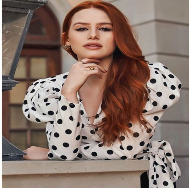 ̷♡̷ ⍮αιηяσʇιƖαɔ⑇eyes٦̷ nu voia să îi spună lui Michael sau oricui. Înghite-n sec la gândul ăsta - S01E02 x Postcards from the Edge