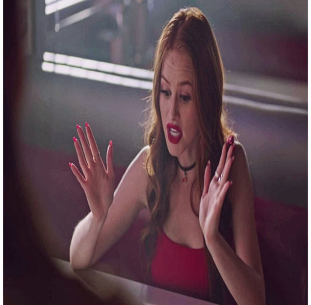 ̷♡̷ ⍮αιηяσʇιƖαɔ⑇eyes٦̷ așa că n-am ce comenta.” Își ridică palmele în semn de predare iar în - S01E02 x Postcards from the Edge