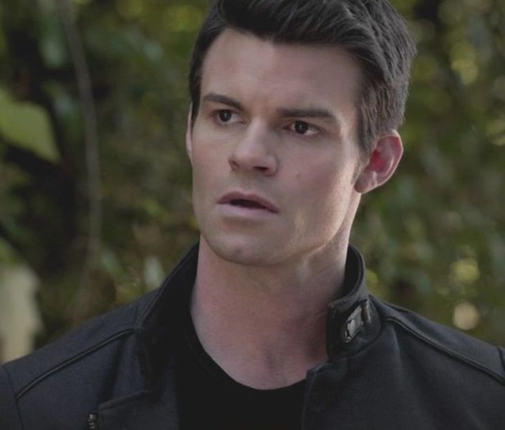 - "Păi tu în loc să-mi pupi picioarele, faci pe deșteptu cu mine, bă?! Ia mai dă-te dreq cu tot cu - here - episode 53 - done