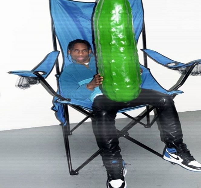 — Astfel spre singura parcare liberă. Aşadar, după ce reuşeşte a o parca conform standardelor - 15 Strangers in passing casually