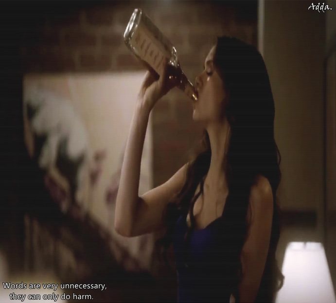 》#În orașul vecin, n-avea nicio treabă, era printr-un bar, deja aproape termina a2a sticlă de - S01E02 x Postcards from the Edge