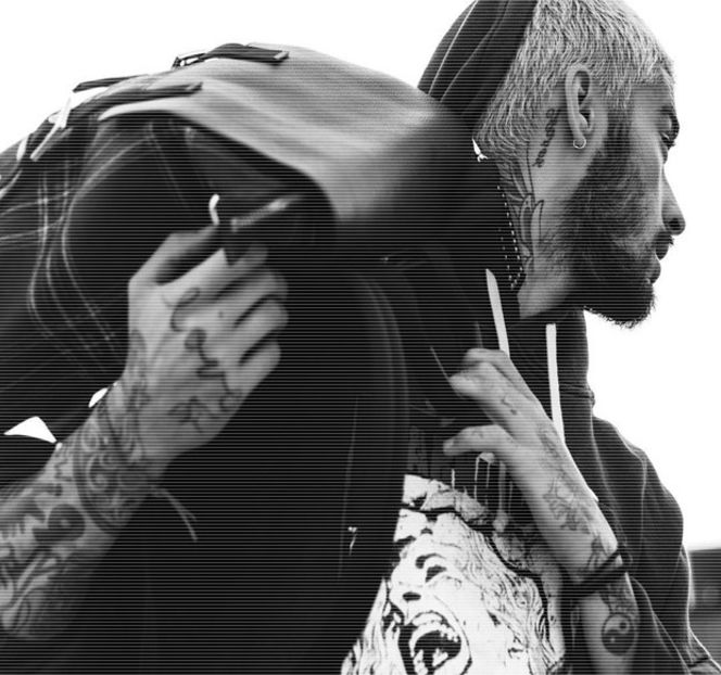 — Produce o totală abstracţie faţă de timbrul vocal al lui Travis, el dovedindu-se singurul - 15 Strangers in passing casually