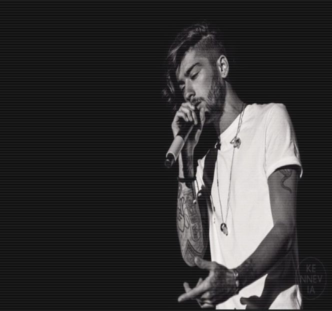 — Conştientizează că petrecerea unui sărut în acele momente era de fapt imposibil încă - 15 Strangers in passing casually