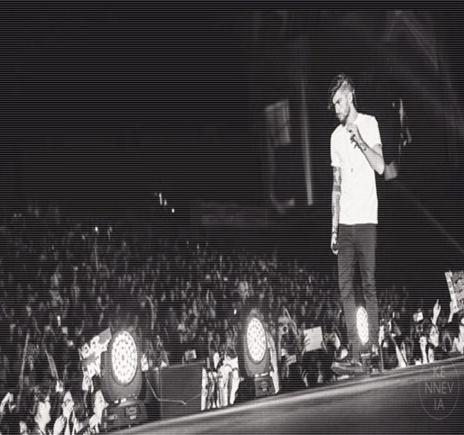 — Ochii lui urcă spre direcţia acestuia. În mor cert, atât replicile lui Travis cât şi acţiunile - 15 Strangers in passing casually