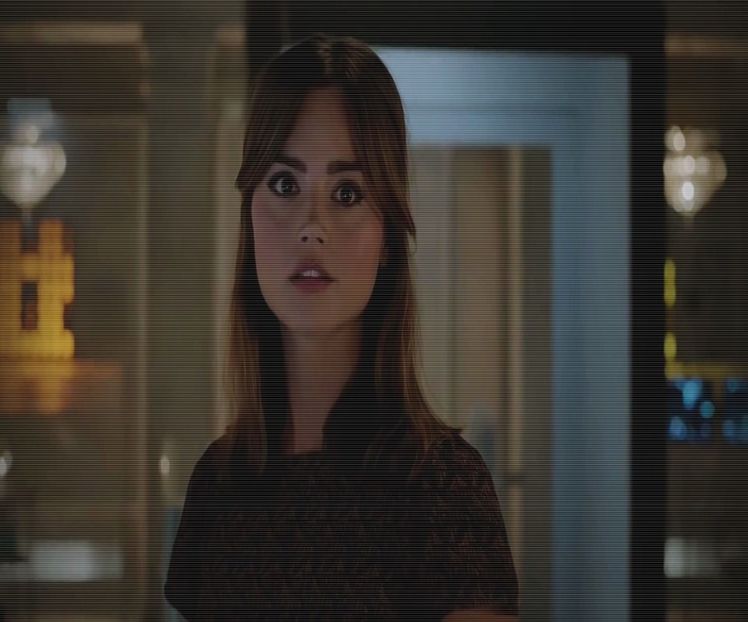 ⛧ℳi̶s̶c̶h̶i̶e̶f̶ ℳa̶n̶a̶g̶e̶d̶  Zâmbește în colțul gurii și își ciocnește sticla de paharul lui Ash, - EP01 x Gon make u move to Miami