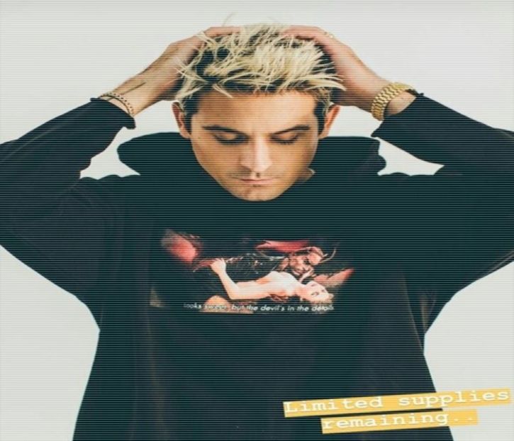 ̷͡︽.　· așa ceva? Plus, o să atragi mai multe curiozități dacă stai fixată-n fața ușii, pe troller, - - EP01 x Gon make u move to Miami