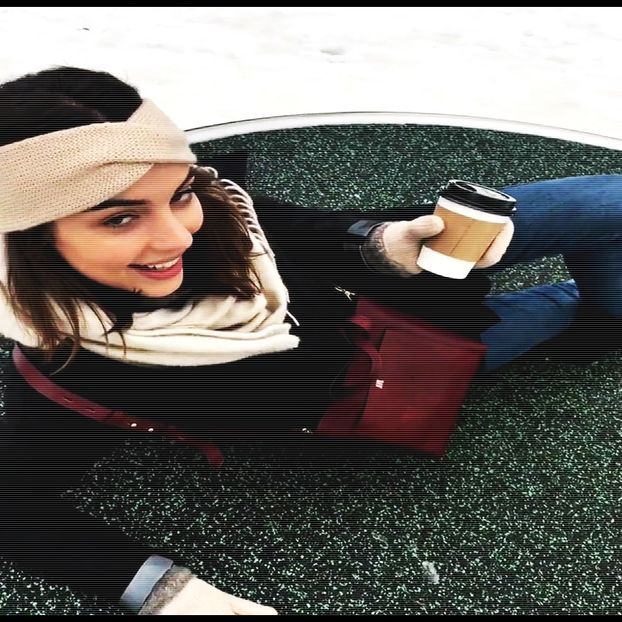 ━ îmbrâncește brusc în piept. ❞Nu ești amuzant! Nici într-un milion de ani nu ai ajunge tu - EP01 x Gon make u move to Miami