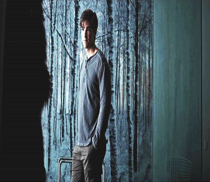 ━ râdă și ea asta îl amuza și îl băga în ceață în același timp, dar totuși Jakor admira felul - EP01 x Gon make u move to Miami