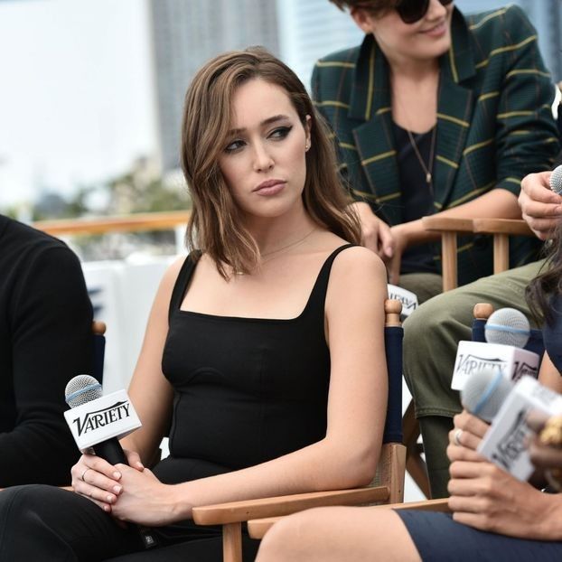 sǝuʅǝʍʞʞᴉɐʅsǝupoɥ؛┇sa o evite nici daca isi doreste acest lucru. Secunde bune mai tarziu coboara - EP01 x Gon make u move to Miami