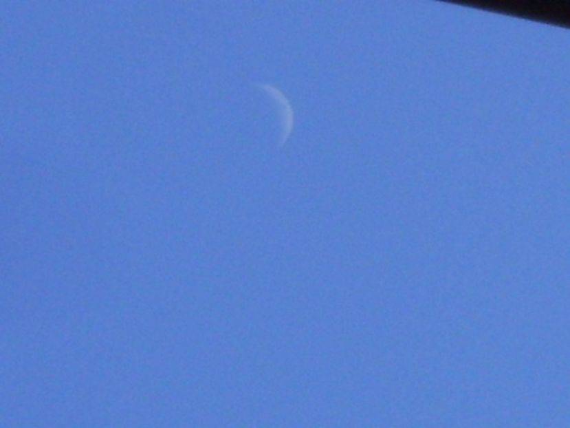 Luna in crestere in Leu - Luna - Soarele si norii - 2