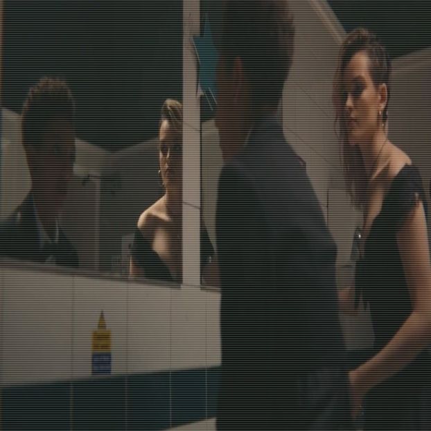 - ridic din umeri privind-o apoi continui să mănânc batonul de ciocolată. " Spre binele lui, - EP01 x Gon make u move to Miami