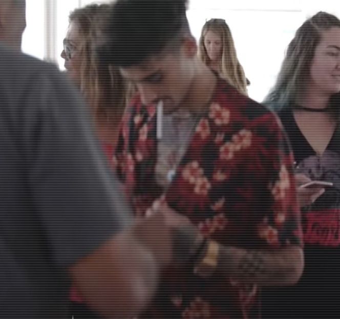 — Fereastra din faţa amândurora o oferea. Pe moment, priveşte în direcţia respectivului - 16 She tryna sugarcoat the taste