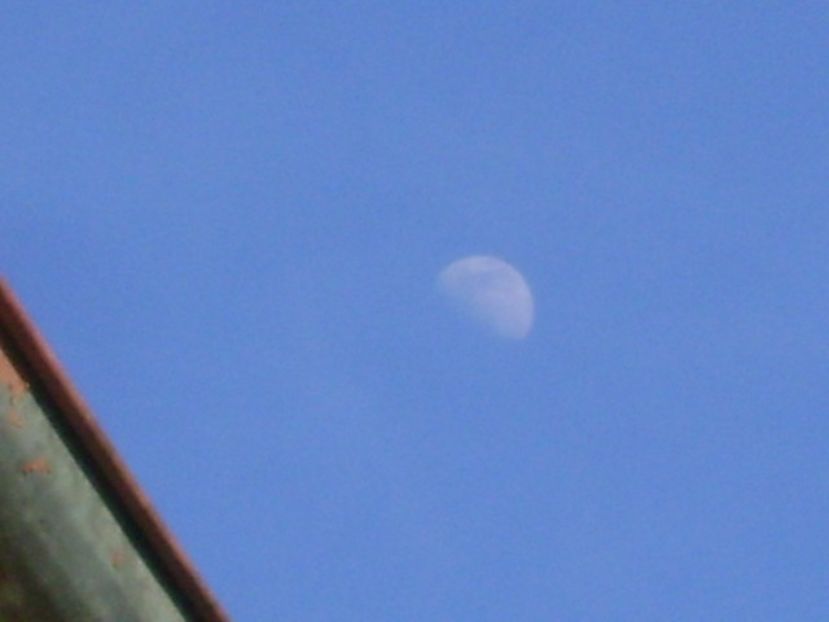 Luna in crestere in Balanta - Luna - Soarele si norii - 2