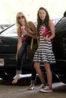 BHELXRISUOFWXDYBBOH[1] - miley poze rare