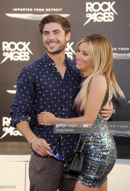 gettyimages-146019405-2048x2048 - ASHLEY TISDALE SI ZAC EFRON